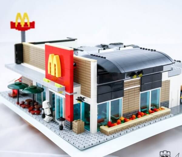 Twój Hotel lub Restauracja zbudowana z klocków LEGO®